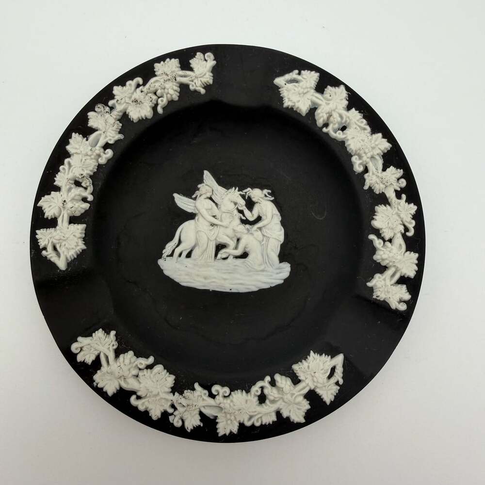 Wedgwood Jasperware Black Basalt 4.25 in Ashtray Pegasus